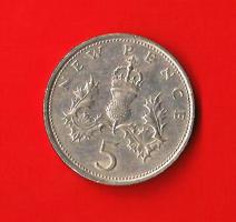 GRAN BRETAGNA – UNITED KINGDOM 1970 5 New Pence KM911 €0.70 Circulated